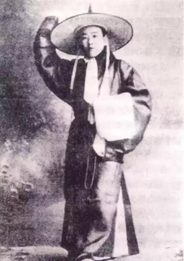 民国四公子之一完整版,民国四大公子照片