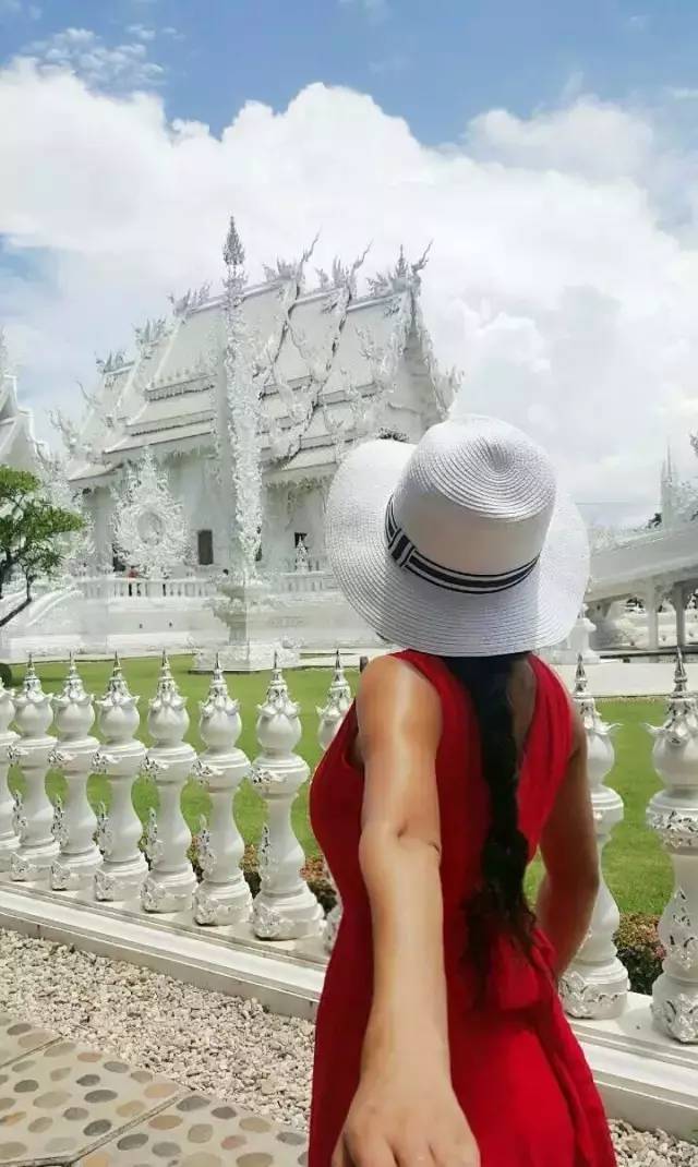 世界最年轻辣妈身材,比基尼走秀夏日套装欧美辣妈