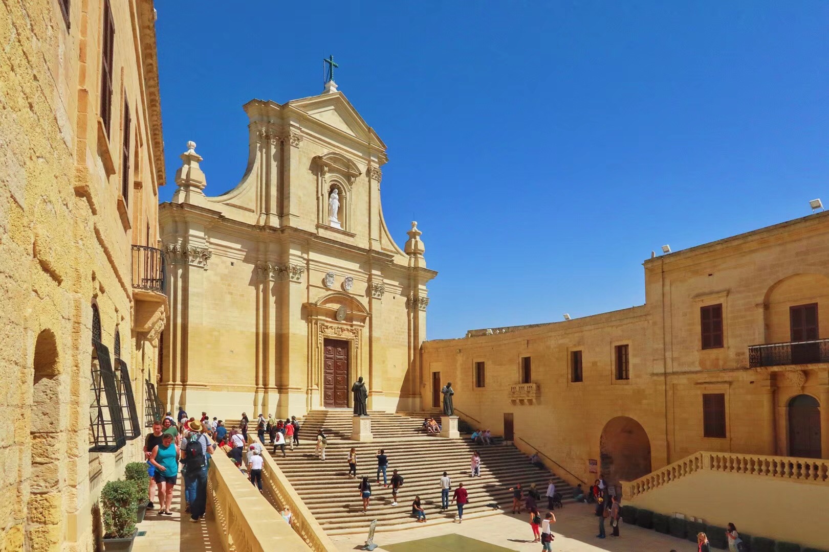 地中海小马耳他,地中海中部岛国马耳他