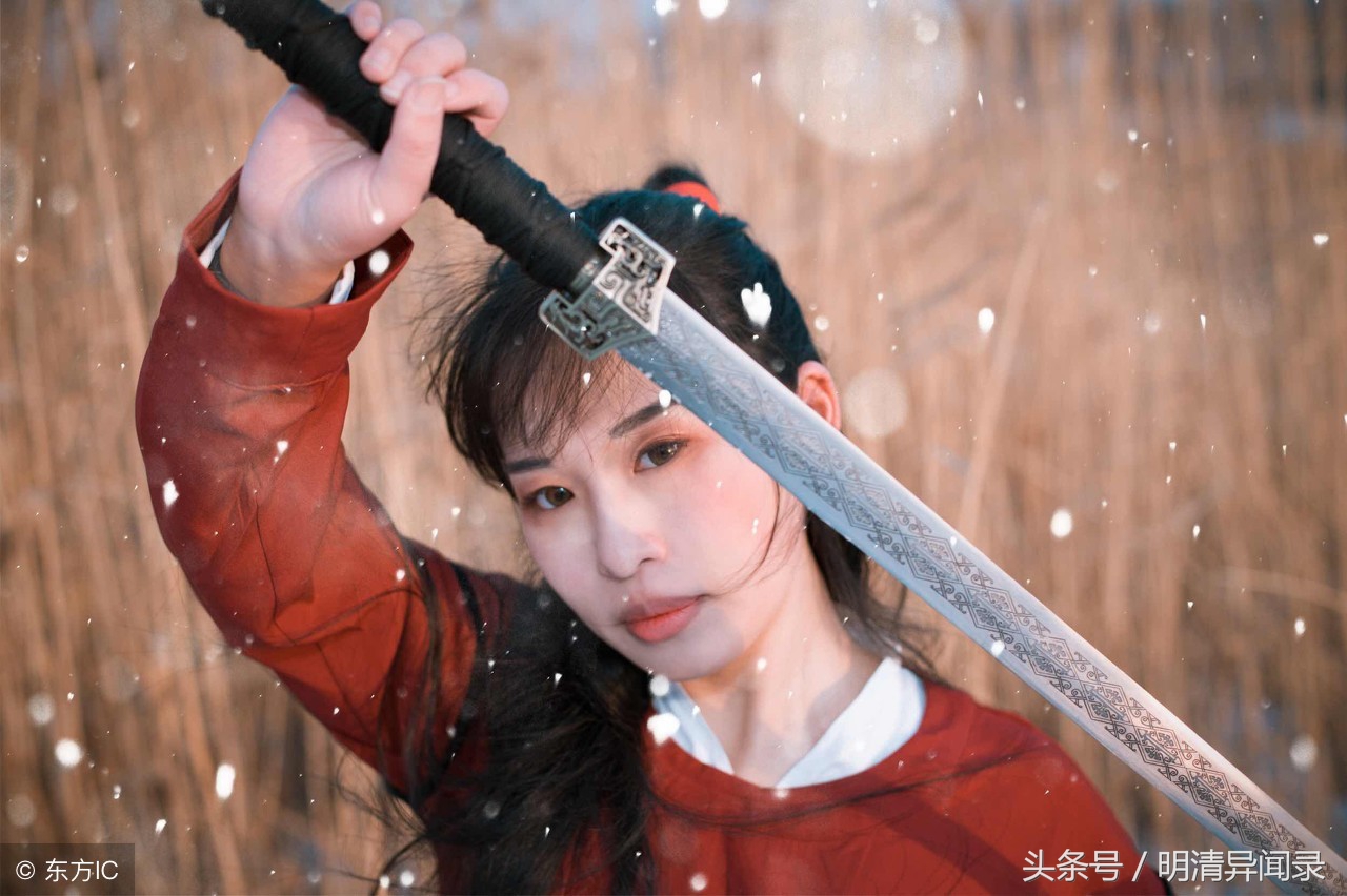 金庸武侠经典倚天剑屠龙刀,倚天剑屠龙刀小说来历