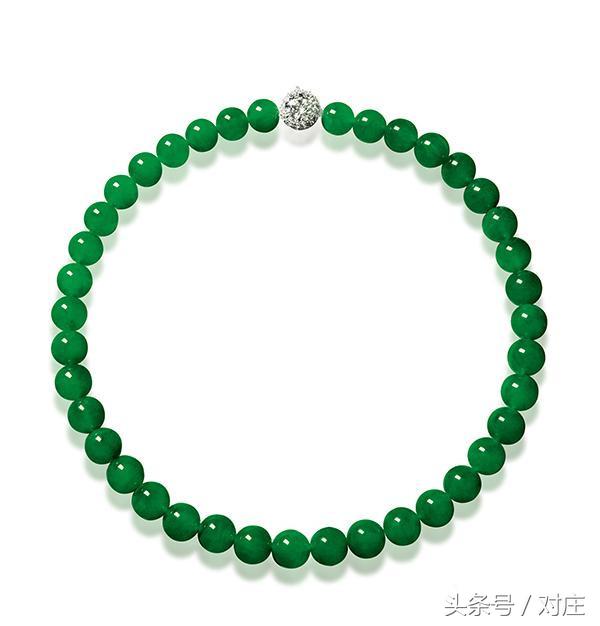 香港保利春拍落槌：一颗翡翠蛋面拍出三千万港币