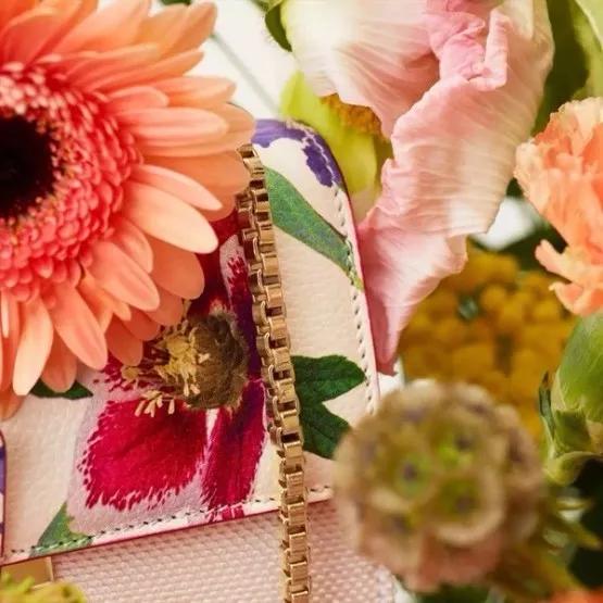 繁花似锦夏威夷风,菲拉格慕2018新款