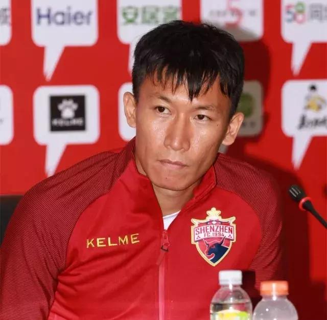 赛前认真准备,赛前认真的热身