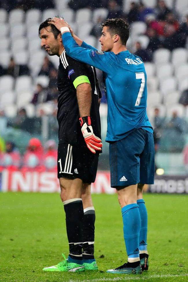 c罗倒钩让布冯沉默让齐达内挠头,c罗尤文进球布冯庆祝