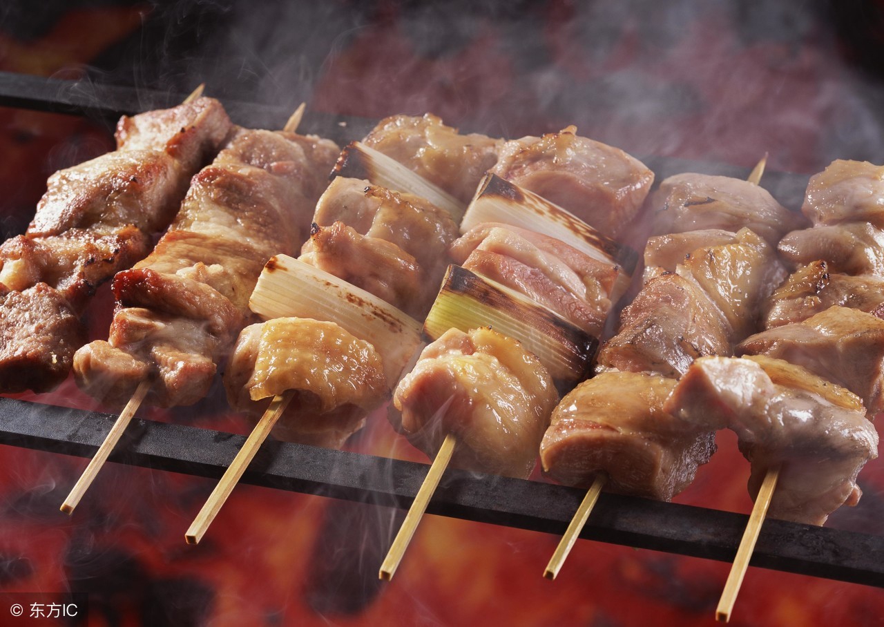 吃烧烤的木炭怎么烧起来呀,吃烧烤的炭要怎么才能点燃