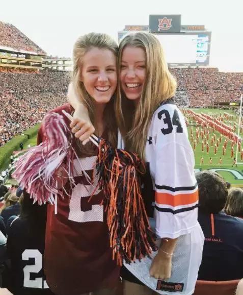 贾斯汀比伯前任赛琳娜,傻脸娜和贾斯汀比伯以前在一起