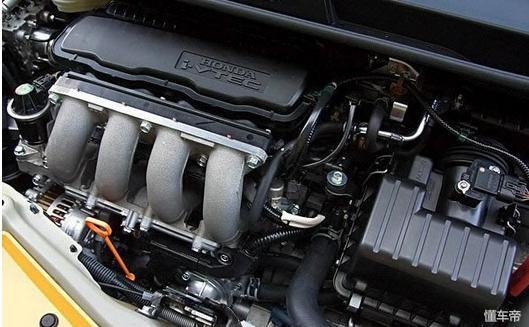 发动机窜机油的故障处理,发动机窜气如何快速修复