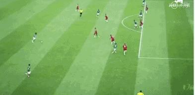 外媒评c罗超远吊射神仙球,c罗惊世倒钩足球小将