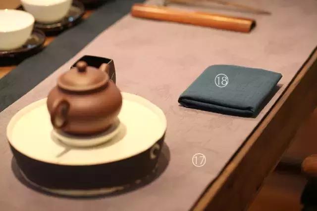 茶席上的茶器是什么样的,一个完整的茶席有几个茶器