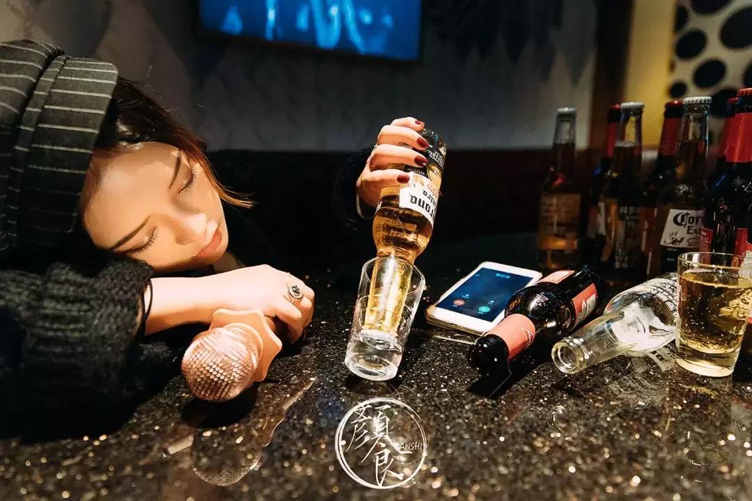 我在「纯K」中见到同一个姑娘，五次