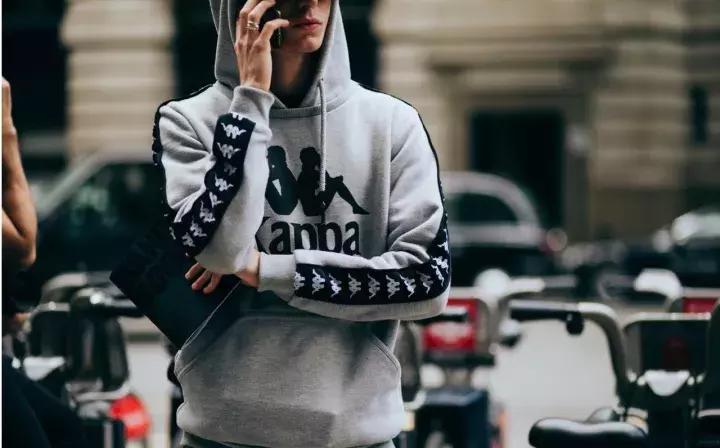 权志龙最爱哪些潮牌,权志龙最喜欢的香奈儿包包