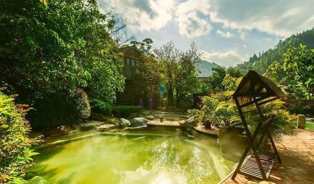 腾冲热海流连忘返,走进腾冲热海