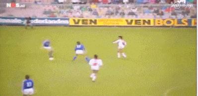 足球史上最精彩的倒勾,足球盘点2019疯狂的凌空射门集锦