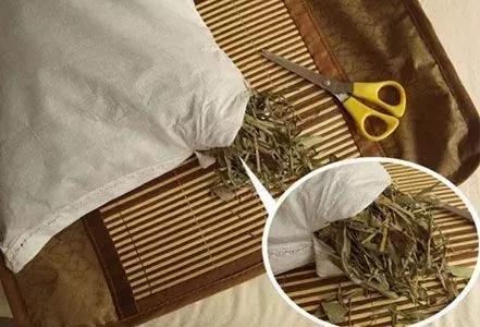 熬中药的药渣还有什么作用吗,喝中药的药渣怎么处理