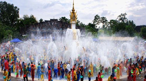 3月底泰国泼水节,不能错过泰国泼水节