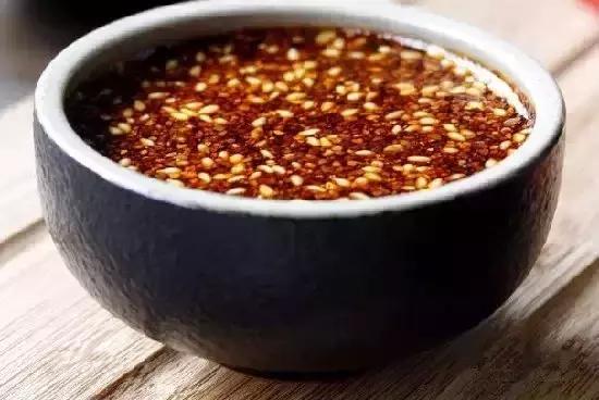 四川红油的正宗做法舌尖上的中国,正宗川菜传统红油的做法