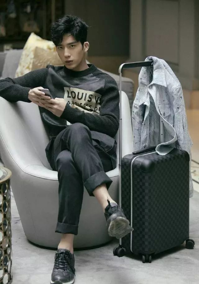 旅行必备旅行箱,旅游行李箱应该都要有什么