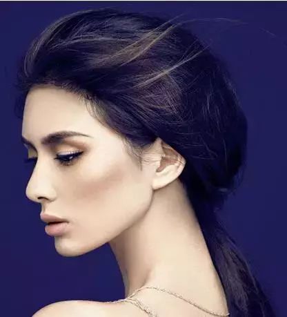 超短烫发刘海怎么扎头发简单好看,40岁的女人烫发后咋扎头发