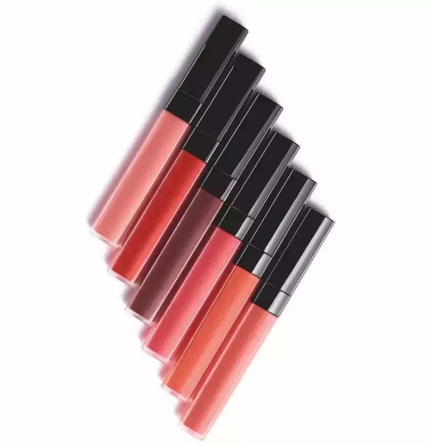 喷着LV新出的第8款香水，到香奈儿街机店夹口红去！