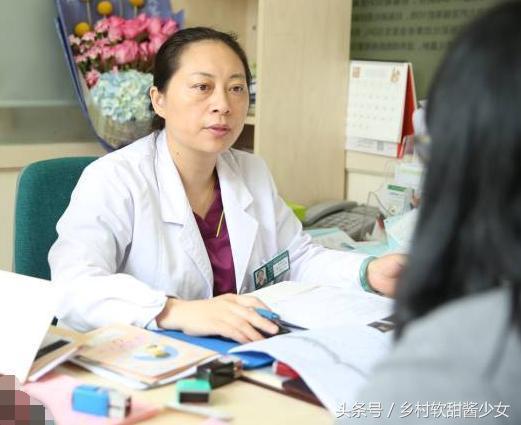 月科宝宝没日没夜哭闹不停,医生怒怼宝爸,宝爸低头不语无地自容