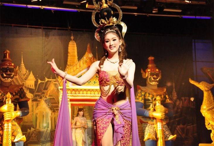 泰国“人妖”光鲜背后的辛酸史