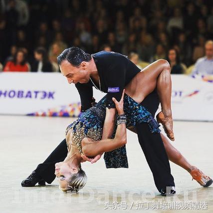 少儿拉丁舞入门首先练什么,学拉丁舞基础训练