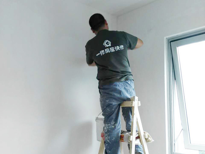 卫生间墙面返潮掉皮发霉怎么处理,墙面返潮掉皮怎么处理抖音