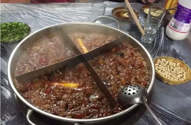 这几家老火锅，征服了重庆一代又一代吃货的胃！