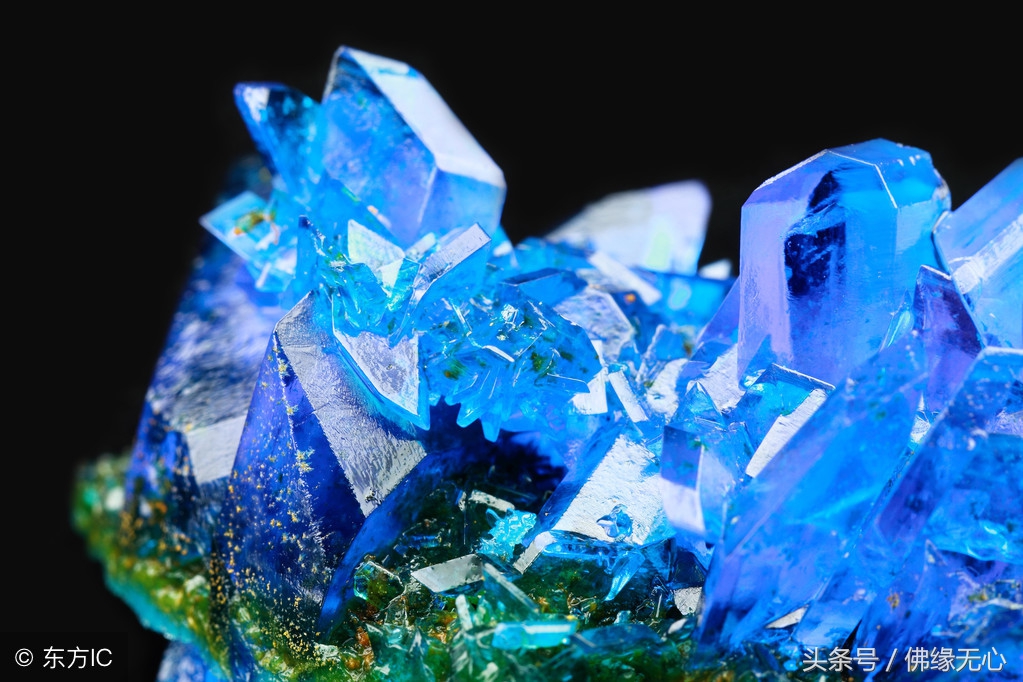 戴什么水晶有助于人缘招财,水晶怎么摆放增加财运