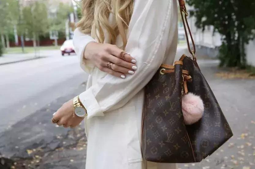 值得入手的千元大牌包包,第一只奢侈品包包买什么