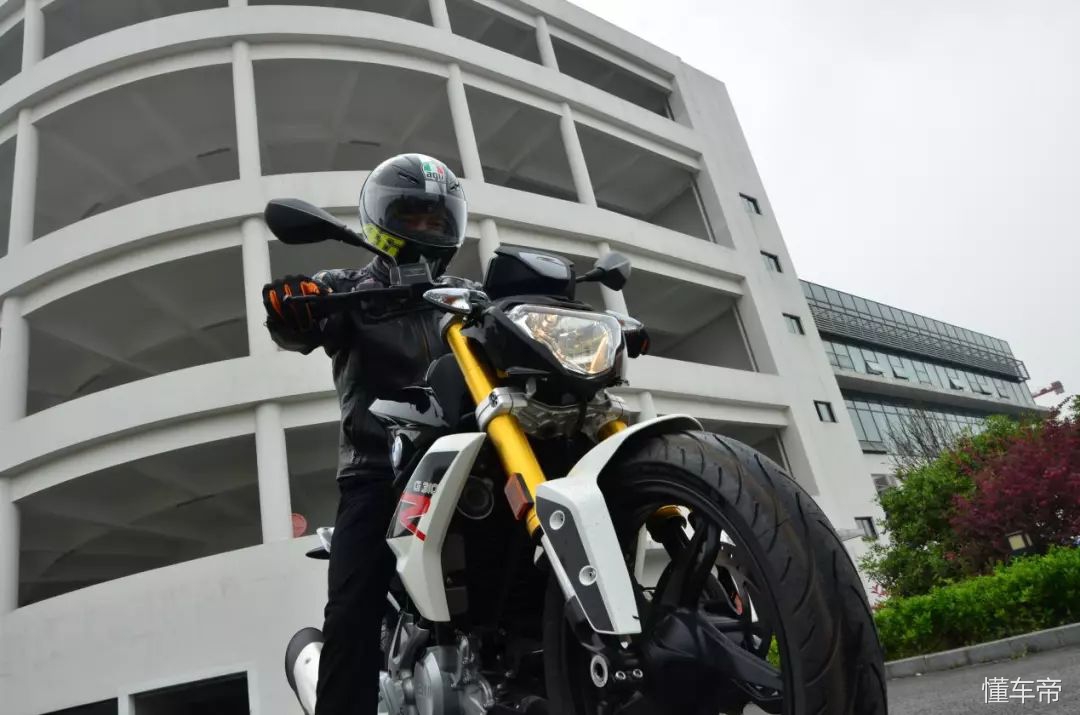宝马摩托车入门款g310r参数表,宝马入门摩托车g310s