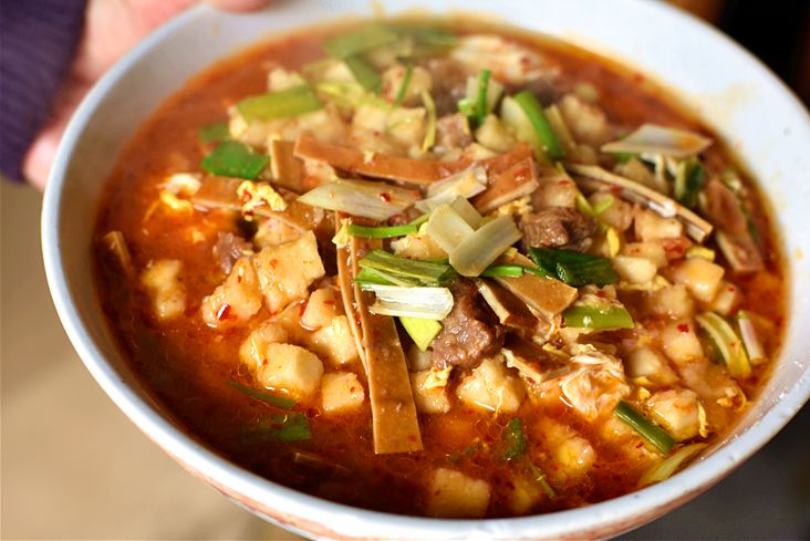 西安旅游必去景点推荐回民街,回民街好吃的小馆