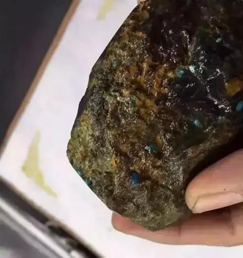 绿松石和乌兰花有什么区别,真正的乌兰花绿松石