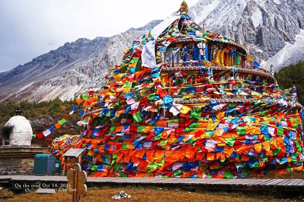 来自稻城亚丁的纯粹，是你没见过的美。