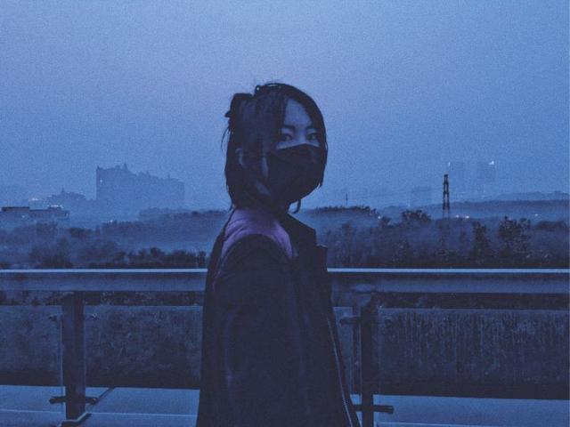 菲已入佛，唯已成仙，留童一个在人间