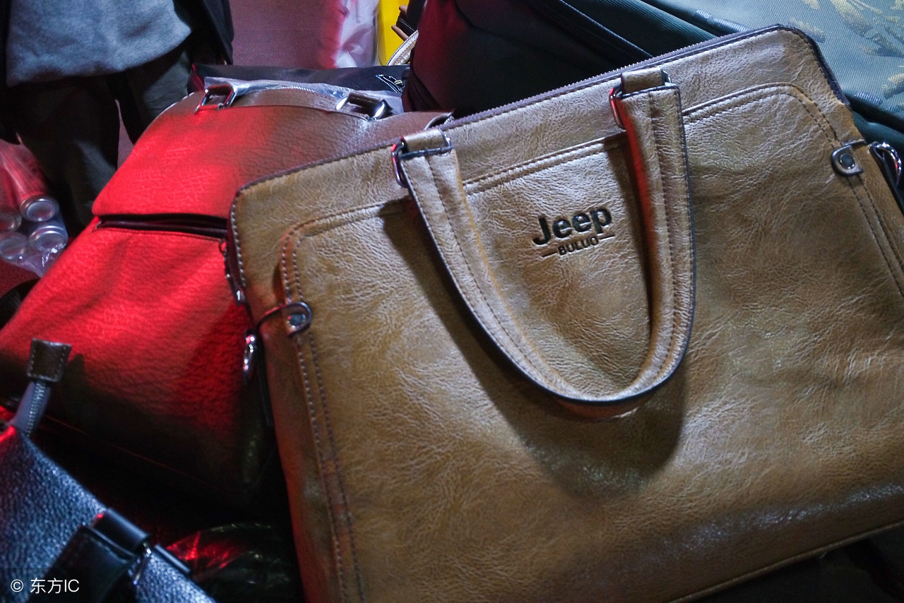 真皮包上有印子怎么去除,真皮包有点掉皮怎么弄