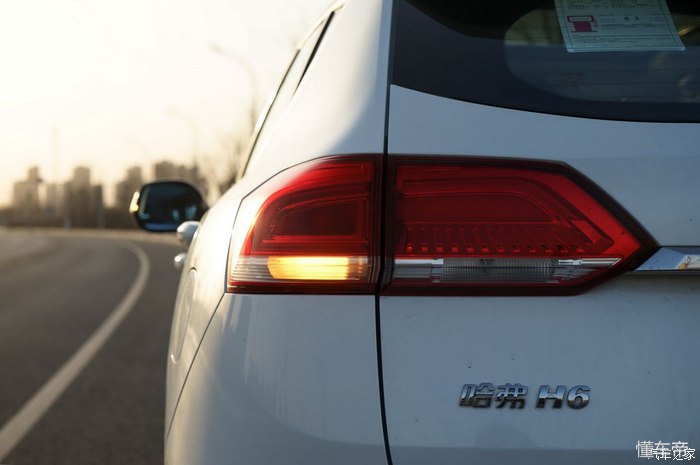 哈弗h6蓝标1.5t测评,第三代哈弗h61.5t2.0t选哪个好