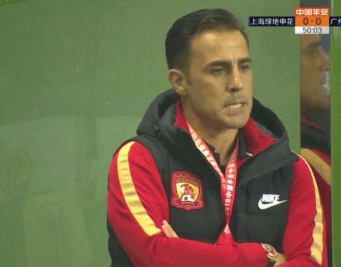 尴尬!恒大边锋单刀直入,然而射门前的这动作,让卡帅眉头紧皱