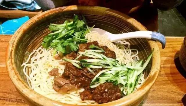 来北京必打卡的街簋街,北京簋街夜市