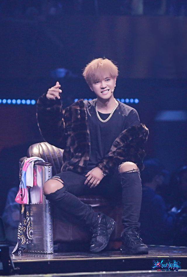 范丞丞乐华手办,范丞丞手办开箱视频