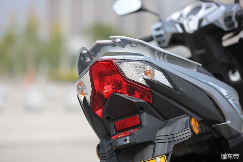 新大洲本田rx125裂行哪种颜色好看,新大洲本田裂行rx125和铃木uy125