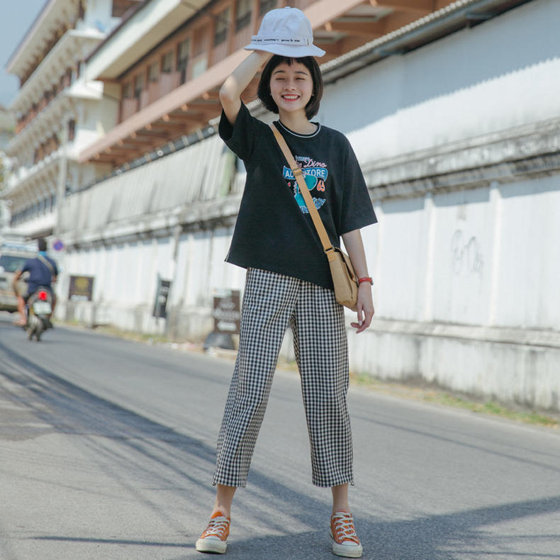 复古潮流廓形格纹裤子,经典格纹裤子