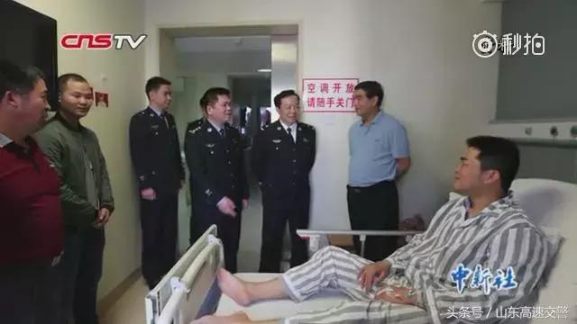 确认过眼神是警察要抓的人,确认过眼神你是加班人吗
