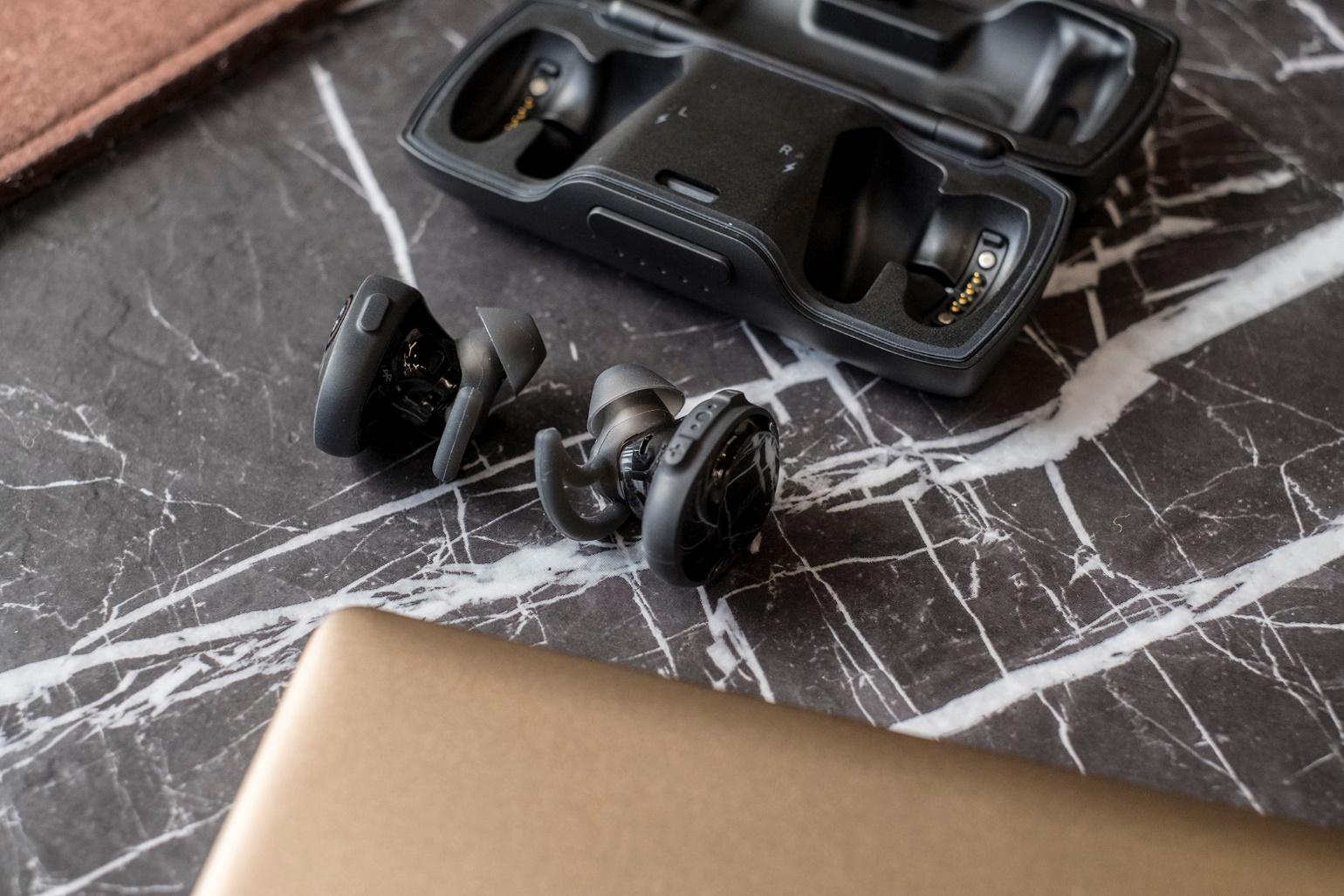 同样代号为FreeBose与JBL的真无线运动耳塞谁更自由一点？