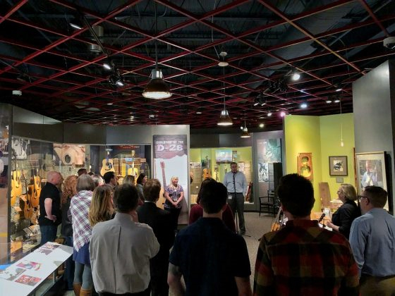 美产马丁d28吉他价格,马丁纪念款彩绘吉他