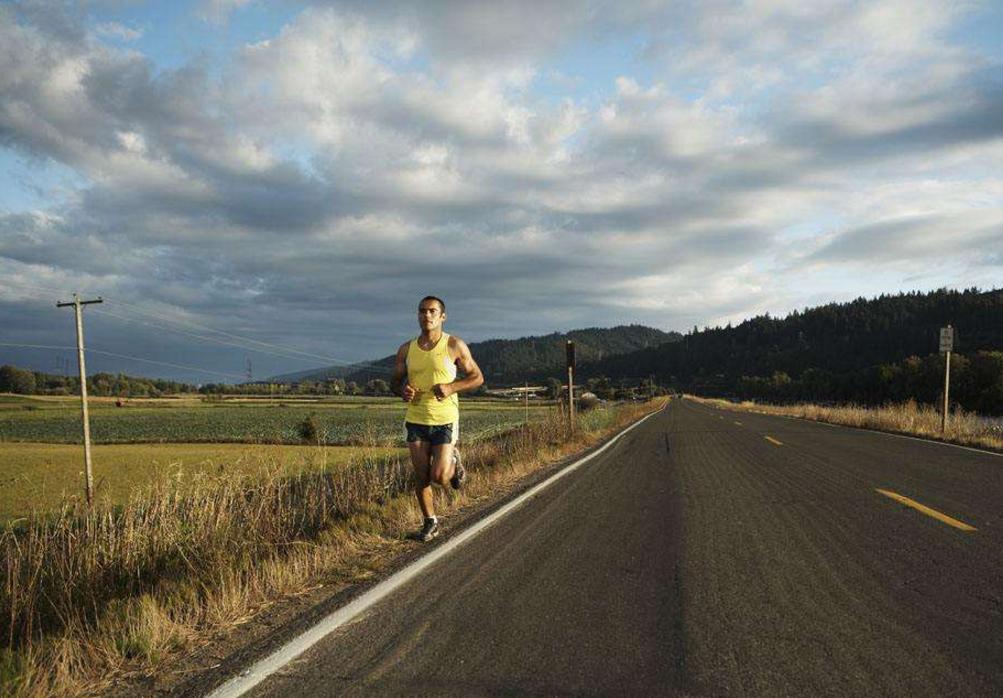 每天跑步时感觉小腿肌肉很胀,每天跑步变胖了是怎么回事