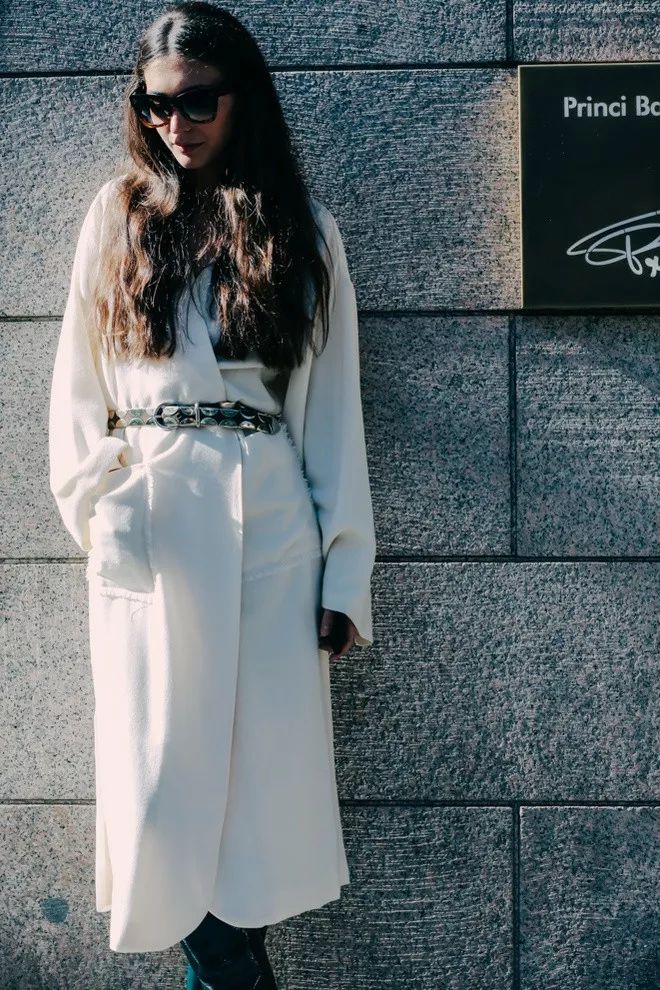 跆拳道白腰带的正确系法简单视频,带金属扣的腰带系法蝴蝶结慢动作