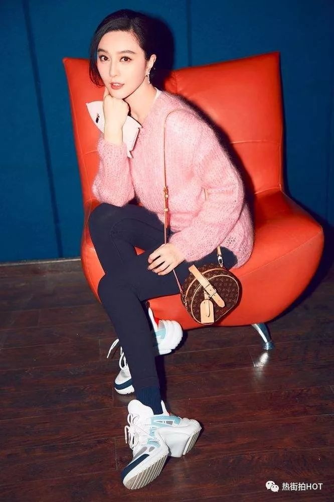 巴黎世家triples老爹鞋白色穿搭,除了巴黎世家还有什么鞋