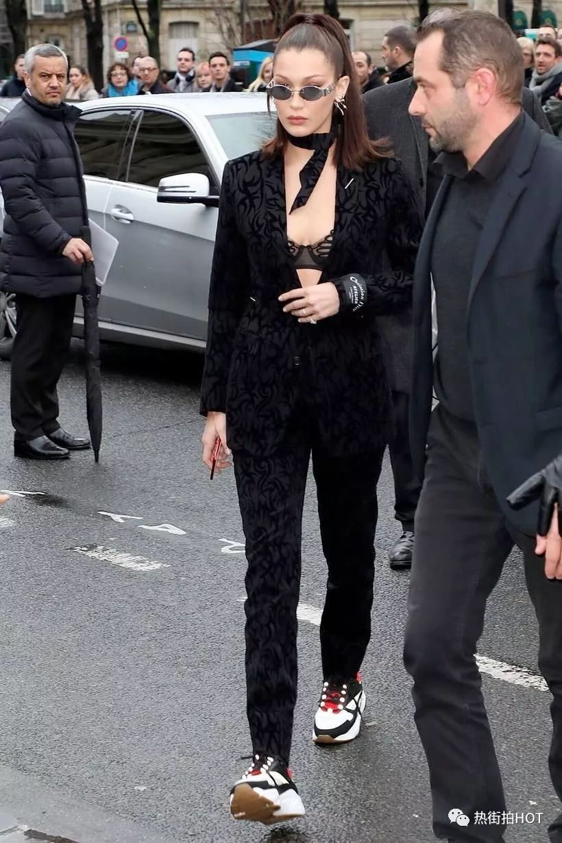 巴黎世家triples老爹鞋白色穿搭,除了巴黎世家还有什么鞋