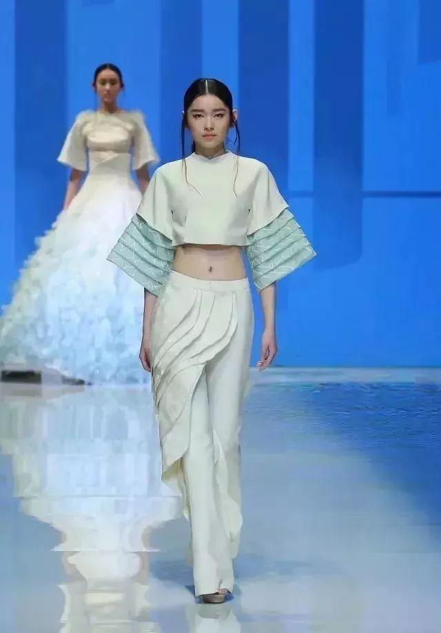 冷暖肤色服装搭配知识,服装搭配知识分享